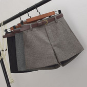 Pantaloni scurti de dama cu curea in mai multe culori