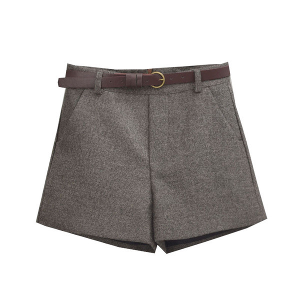 Pantaloni scurti de dama cu curea in mai multe culori