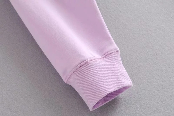 Bluză de damă modernă cu decolteu în V în galben și violet