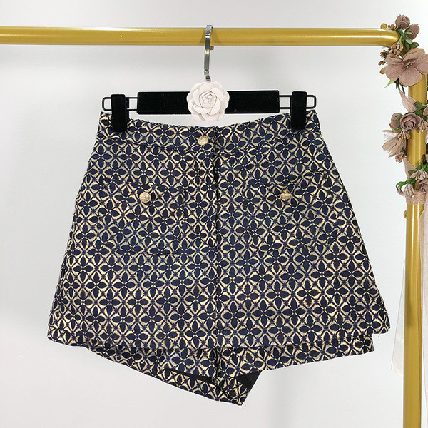 Fusta-pantalon de dama cu nasturi