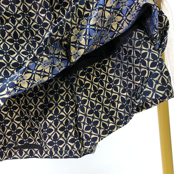 Fusta-pantalon de dama cu nasturi