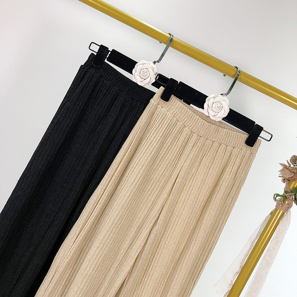 Pantaloni de damă cu legături la gleznă