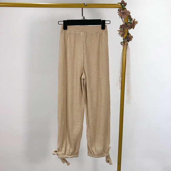 Pantaloni de damă cu legături la gleznă