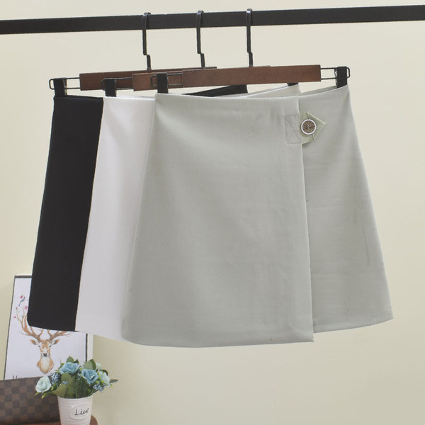 Fusta-pantaloni eleganti de dama in alb, negru si bej