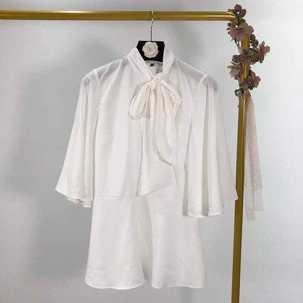 Cămașă lungă de șifon de damă cu mâneci lotus în alb