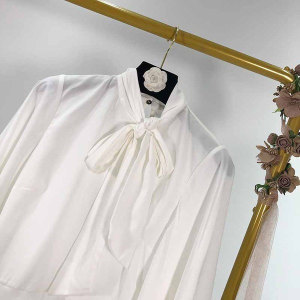 Cămașă lungă de șifon de damă cu mâneci lotus în alb