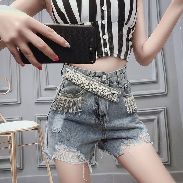 Női aktuális rövidnadrág magas derékkal és dekorgyöngyökkel