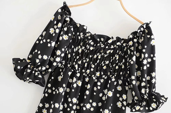 Modern női ruha O-nyakkal és 3/4-es ujjakkal