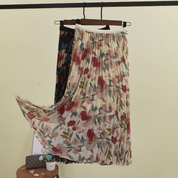 Fusta de dama plisata cu aplicare de culoare in mai multe culori