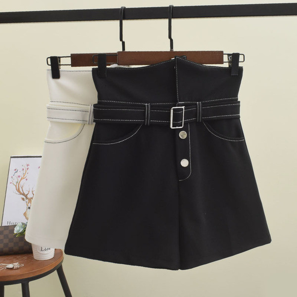 Pantaloni scurți de damă cu talie înaltă în alb-negru