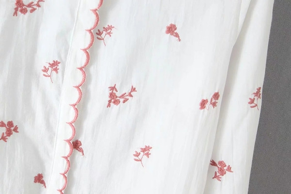 Camasa de dama eleganta model nou cu broderie in alb