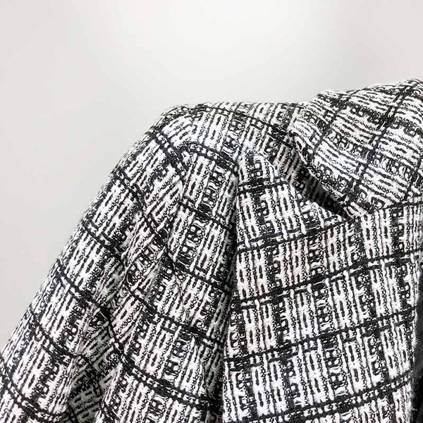 Geaca dama in carouri cu maneci lungi