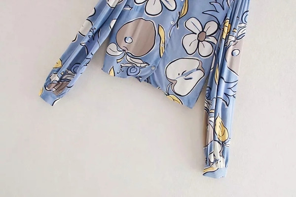 Női ing klasszikus kabáttal, kék virágos motívumokkal