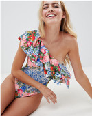 Costum de baie de ultimă generație cu o singură bretele și motive florale