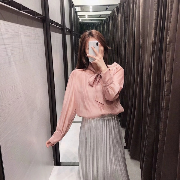 Bluza de dama actuala cu cravate in culoarea roz