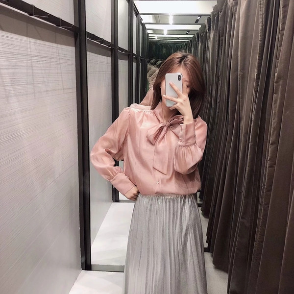 Bluza de dama actuala cu cravate in culoarea roz