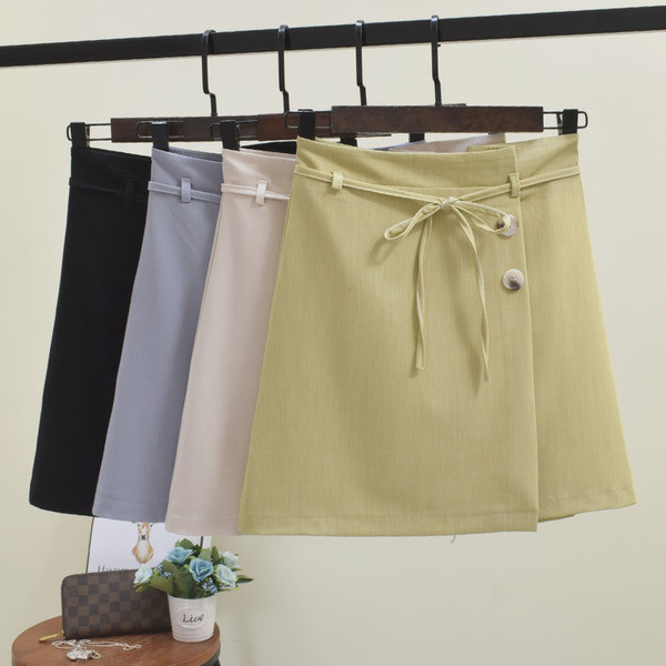 Fusta de dama cu nasturi in mai multe culori