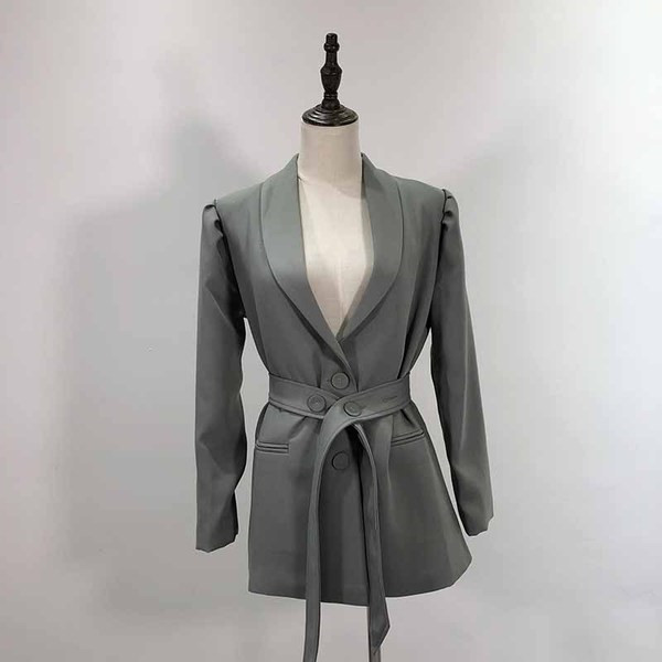 Geaca de dama cu maneca lunga si curea gri