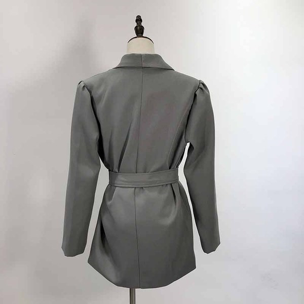 Geaca de dama cu maneca lunga si curea gri