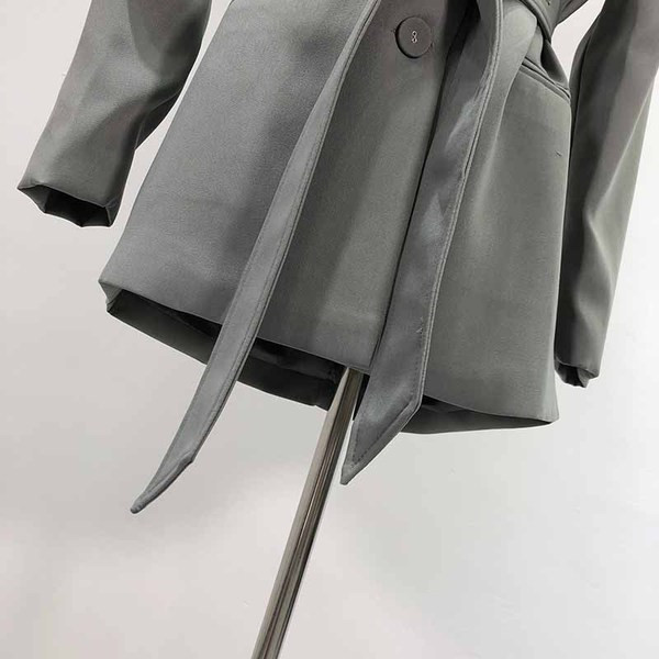 Geaca de dama cu maneca lunga si curea gri