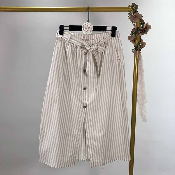 Set de dama de fusta lunga si bustiera