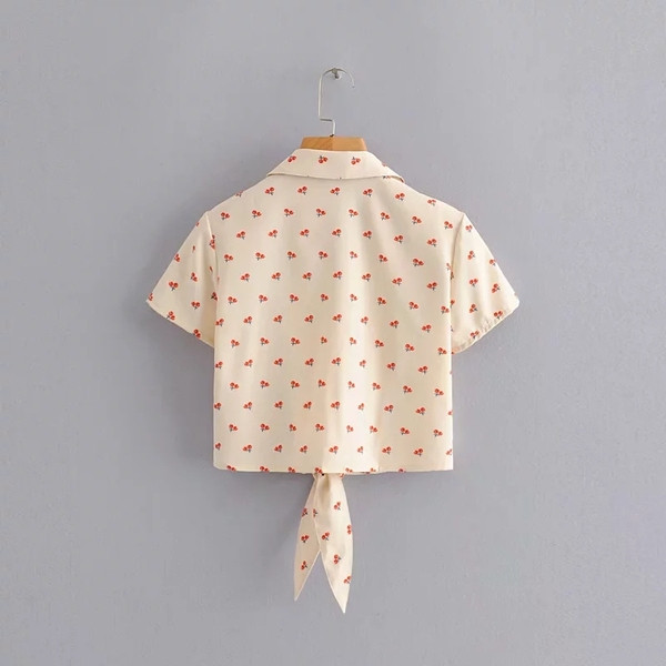 Cămașă modernă de damă cu cravate și nasturi