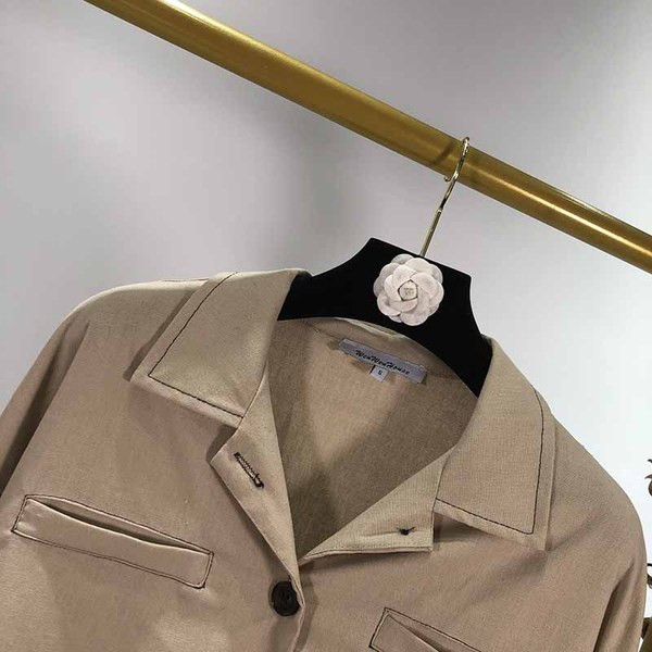 Geaca subtire de primavara-toamna cu cravate maro in talie