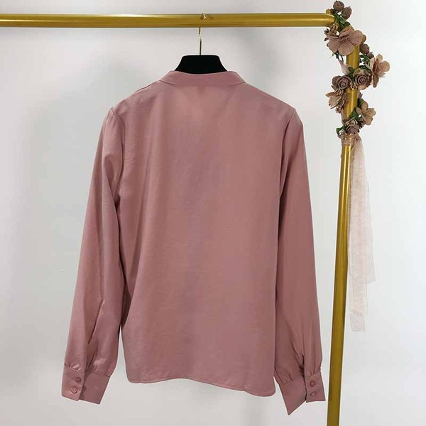 Set de dama de fusta in carouri si camasa cu maneca lunga