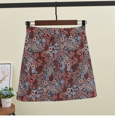 Fusta dama cu model floral - model scurt