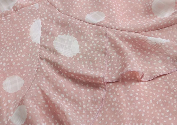 Noul model actual rochie dama buline roz si verde