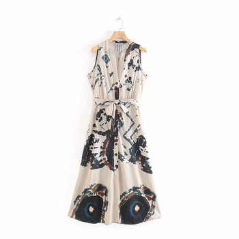 Alkalmi női ruha gombokkal és övvel