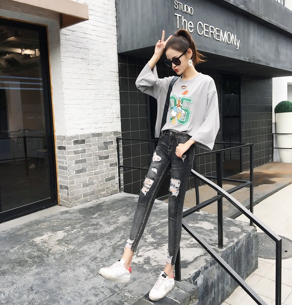 Blugi casual de dama de culoare inchisa cu motive rupte