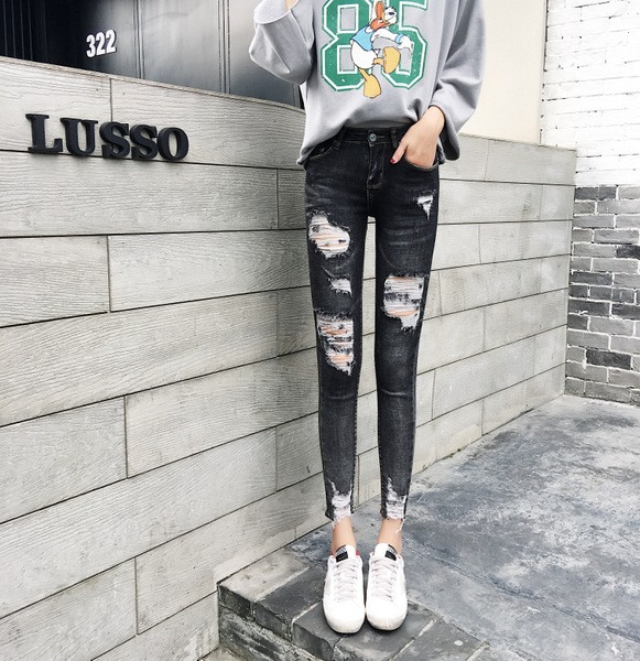 Blugi casual de dama de culoare inchisa cu motive rupte