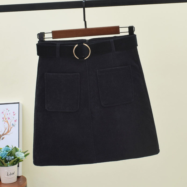 Női szoknya derekán övvel több színben