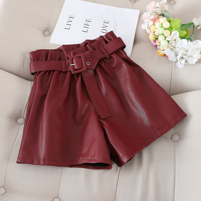 Pantaloni scurti de dama la moda din imitatie de piele cu curea in mai multe culori