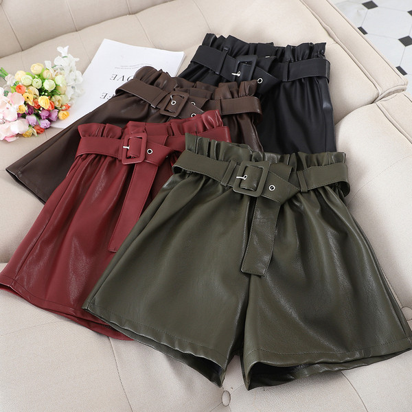 Pantaloni scurti de dama la moda din imitatie de piele cu curea in mai multe culori