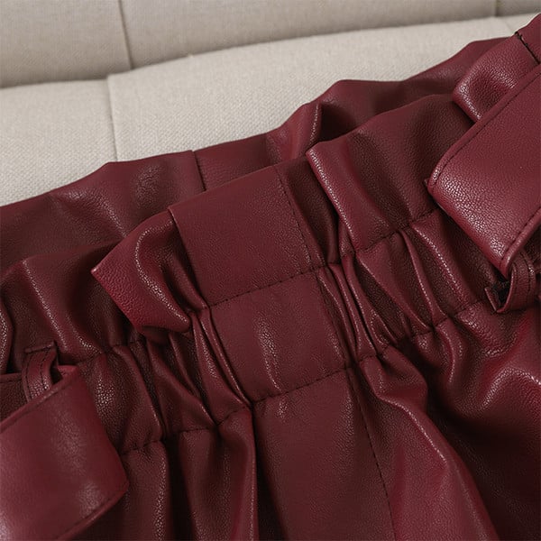 Pantaloni scurti de dama la moda din imitatie de piele cu curea in mai multe culori