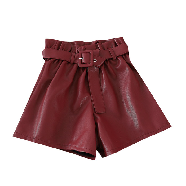 Pantaloni scurti de dama la moda din imitatie de piele cu curea in mai multe culori