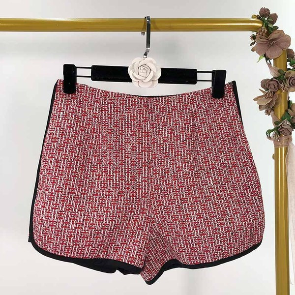 Pantaloni scurți moderni cu talie standard