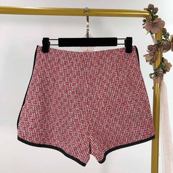 Pantaloni scurți moderni cu talie standard