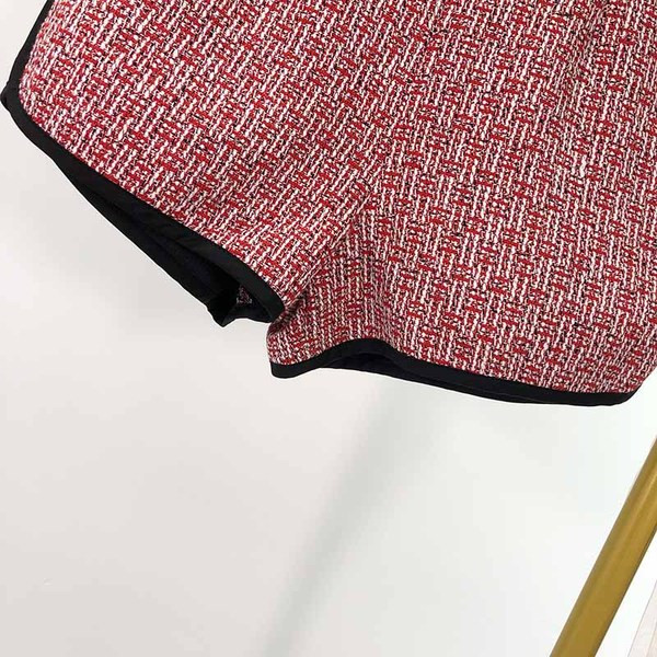 Pantaloni scurți moderni cu talie standard