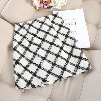 Rövid női szoknya magas derékkal, több színben