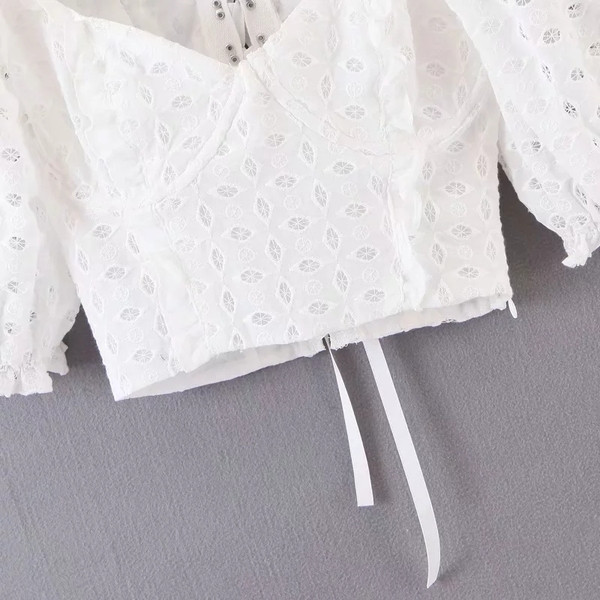 Modern női blúz 3/4 ujjal, fehér színben