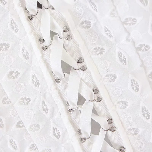 Modern női blúz 3/4 ujjal, fehér színben