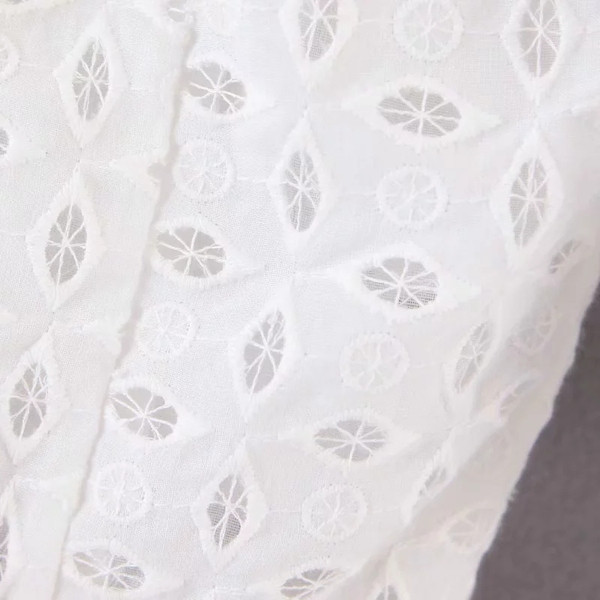 Modern női blúz 3/4 ujjal, fehér színben