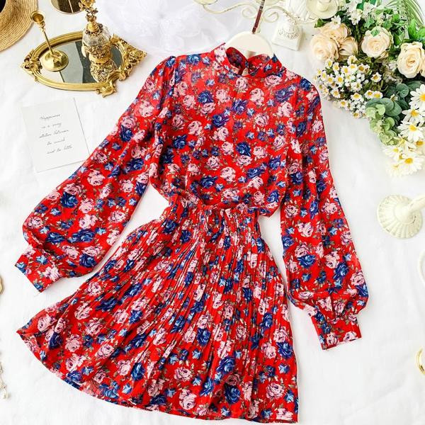 Set de dama modern din doua parti cu model floral in mai multe culori