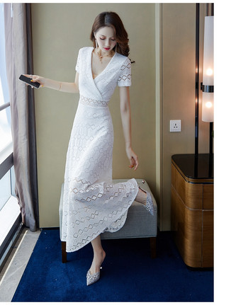 Rochie lungă de damă modernă în alb cu mâneci scurte