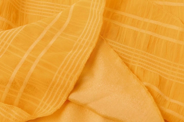 Rochie elegantă de damă cu decolteu în V în galben și alb