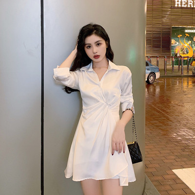 Rochie moderna de dama alb cu decolteu in V