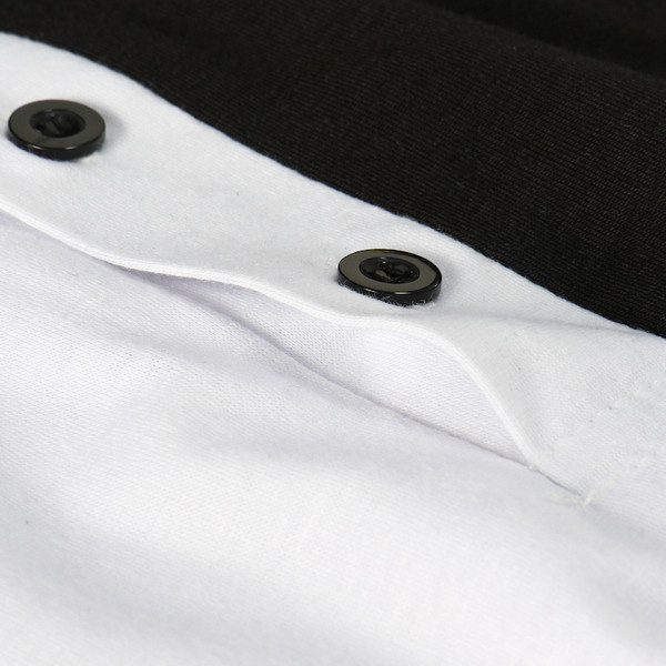 Tricou modern pentru bărbați cu mâneci scurte și nasturi în alb și negru